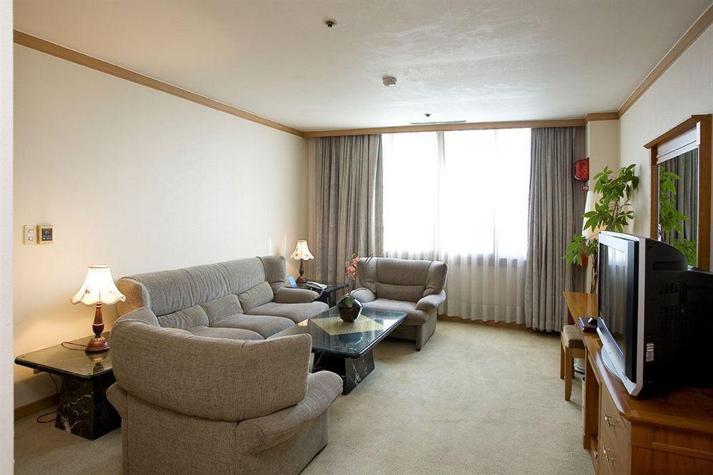 איצ'און Hotel Miranda מראה חיצוני תמונה